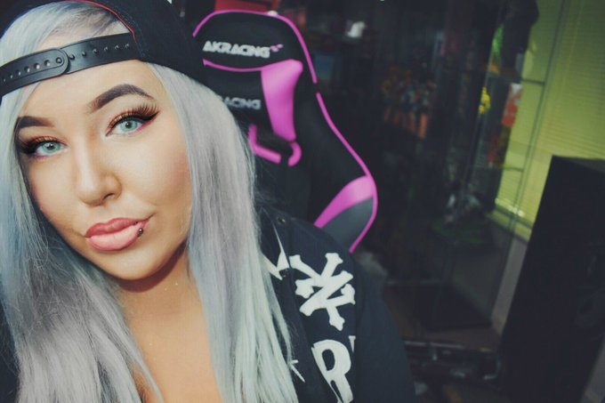 Watch KAYSHA💕's leaked NSFW photo on TwXstars