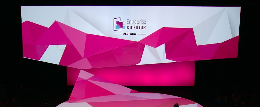 #EDFutur Le Show d'ouverture va bientôt commencer ! La foule prend place dans la salle 3000 👍 A suivre en live streaming ici 👉 bit.ly/2h5myhc