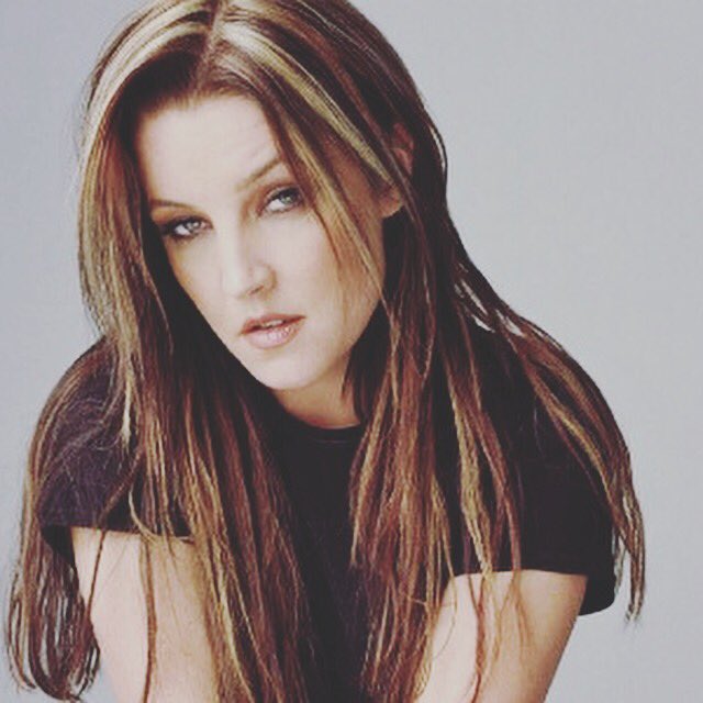 Happy Birthday, Lisa Marie Presley!!! 50 tacos ya... 