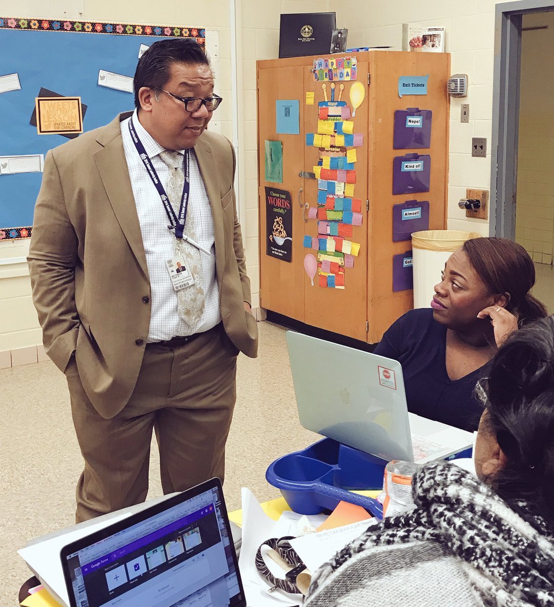 PDLadyConsults's tweet photo. Thanks to #OEPE for always lending a helping hand for all things #Evaluation!  We appreciate you Edgar! #PAR+#OEPE=#TeamAmazing #SLOs #Evaluation #FfT @loucresha @PhilFCatania @pgcps @OTDpgcps https://t.co/vl8phkhO9c