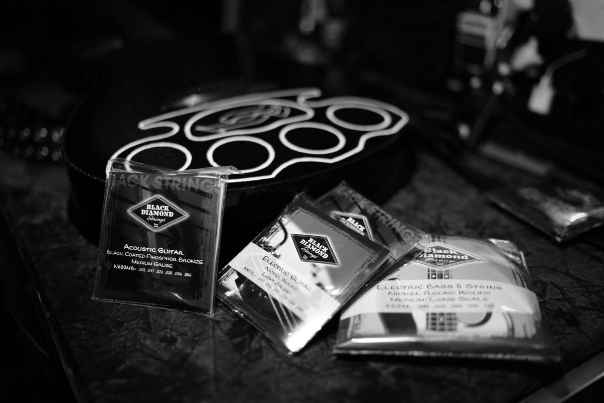 brantleygilbert's tweet photo. Night one of The Ones That Like Me tour.... Shout out to Black Diamond strings…. Always takin care of us out here! https://t.co/c0JhpcRmrB
