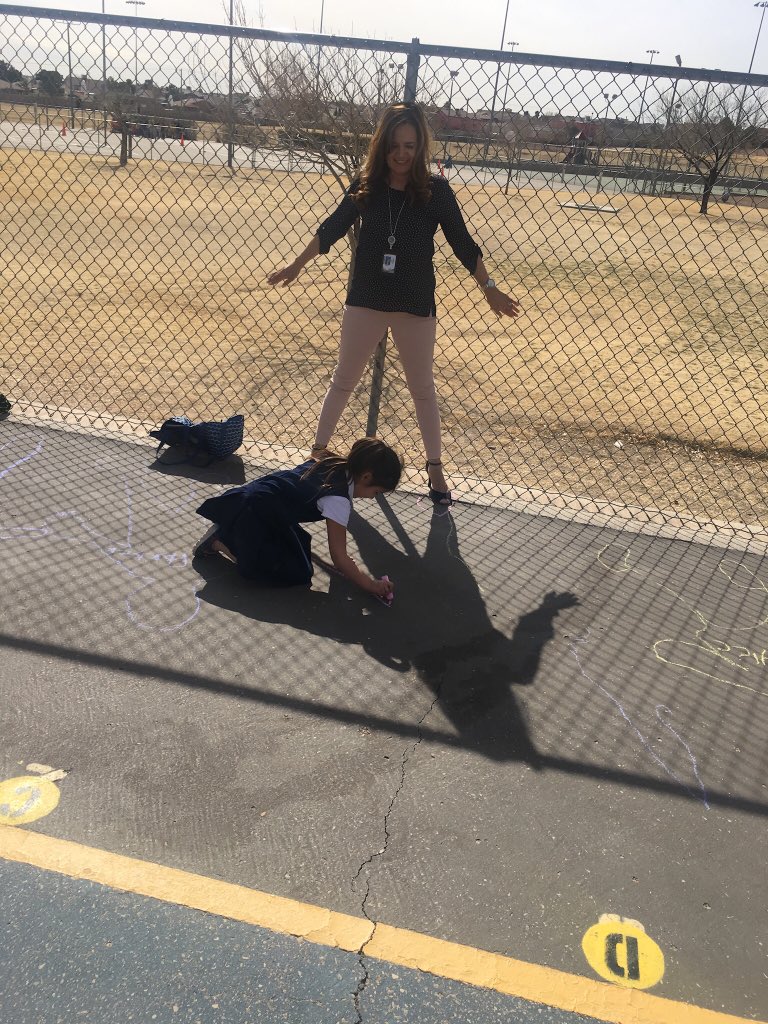 AMedina_JDS_BNE's tweet photo. We traced our shadows with Mrs. Campoya in honor of Groundhogโs day! #lcestars #principal #shadowtracing #readyforspring #SISD https://t.co/JGzO3IpS8Q