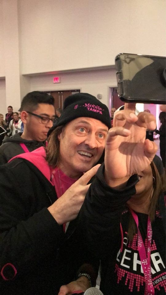 Best CEO wearing Tampa gear!
@JohnLegere @Howard_Nickey @DaRealJoePhilon @ReddMyTweets @MikeG86x @RamfisMena @m_wan4life #TVoiceSummit2018