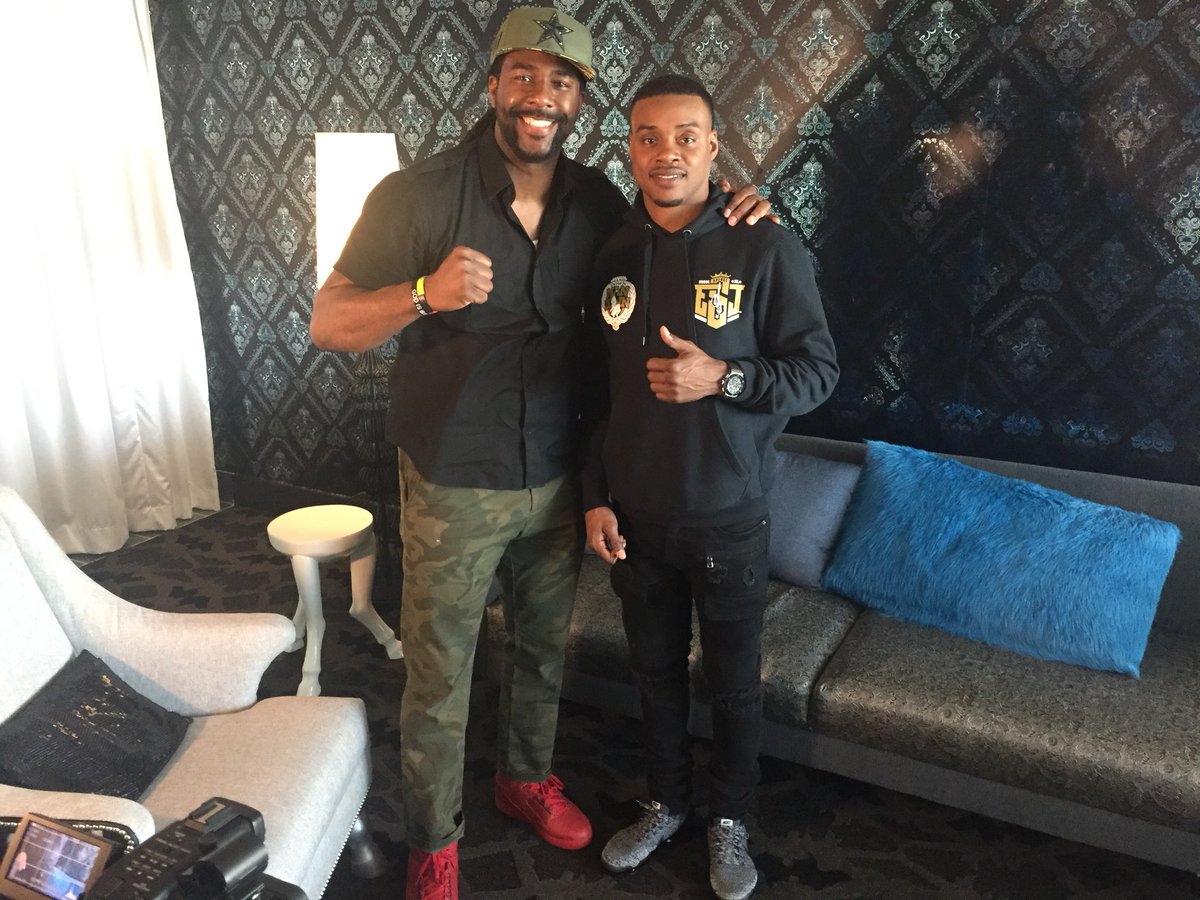 Mr4thAndLong's tweet photo. Mannnnnn WOW!!!!!
I had a great  1 on 1 interview with the champ @ErrolSpenceJr 
I bet money you won’t be able to find a more humble &amp; genuine person. 
I don’t know why i balled my fist up on this pic but it felt right but Erroll would kick my ***
#WeFriendsNow https://t.co/IyDTwcVzSg