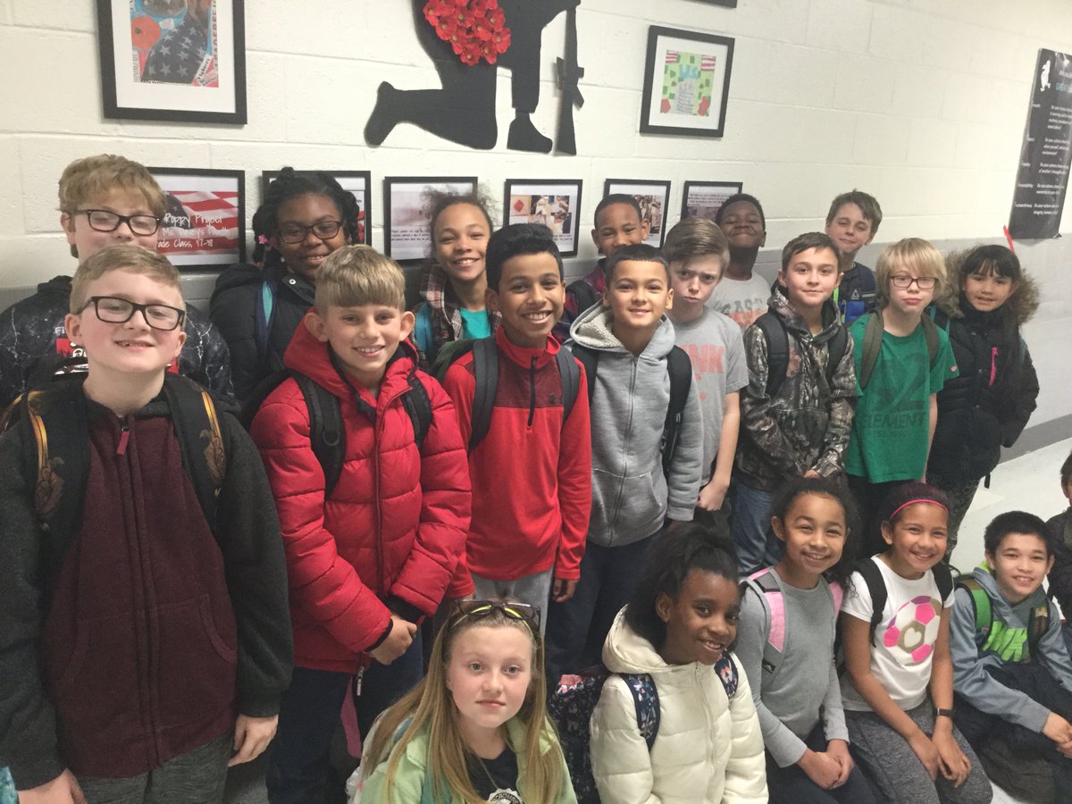 Ohheymsdavey's tweet image. Our #PoppyProject discussing the importance of Veterans' Day and supporting those that served was curated today! We were very excited! #LearningEmpathy #WestsideBestSide #GreatGrittyAndGoofy @WSESSmithfield @DEvansEdu @MCale2012