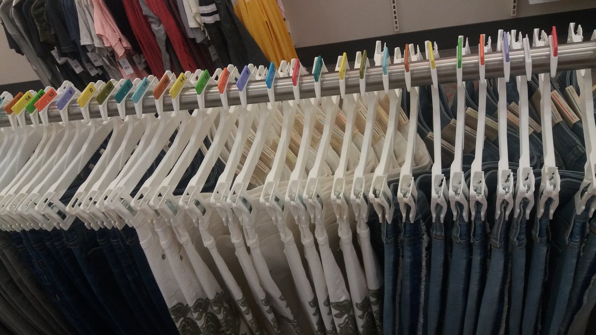 mscaramel79's tweet photo. 1049 got hanging standards on fleek! #UniveralThreads A&amp;A 2.0! @ColonJosian @JayYezzi @rschafer76 #vmtl https://t.co/ZqgsZbwSFD