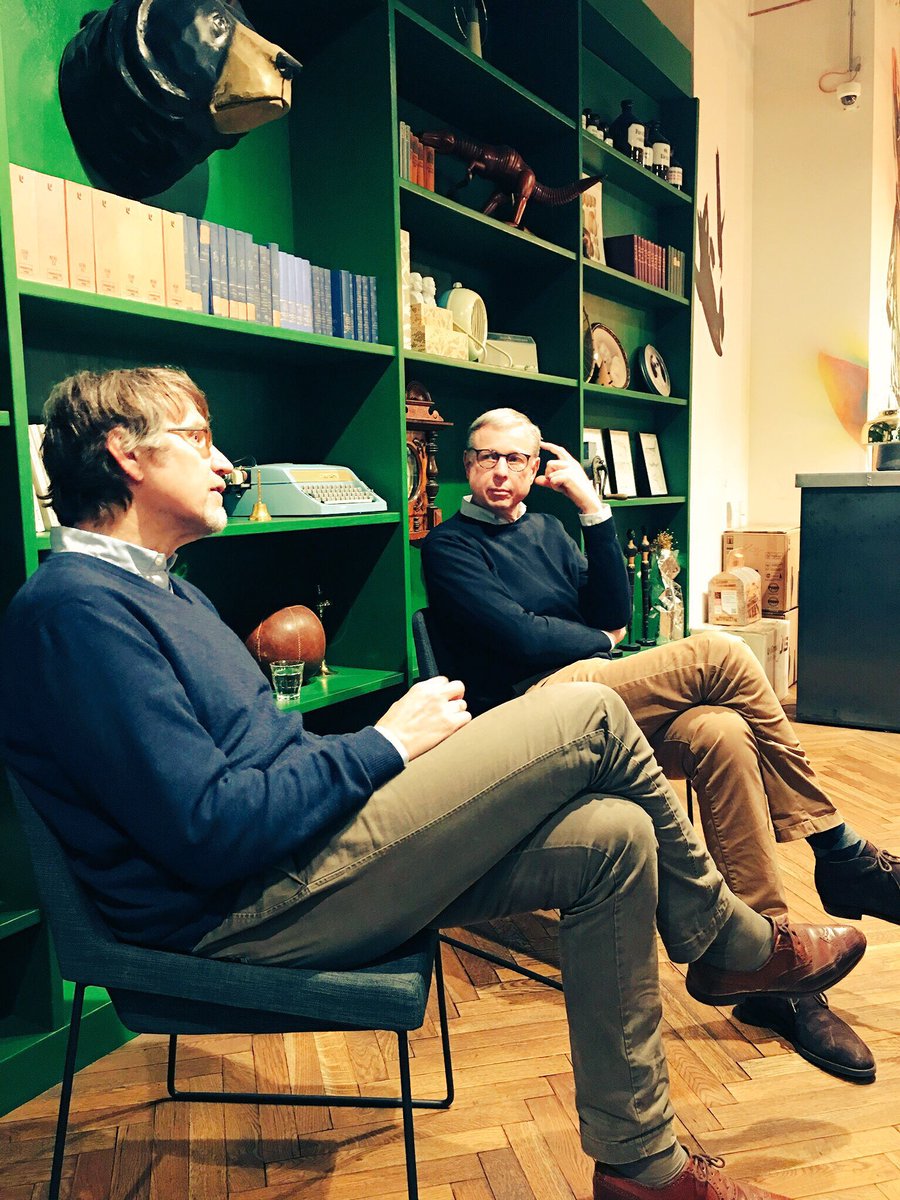 OneLife_me's tweet photo. @FLYING_HEALTH fire side chat eith Dr. Ulrich Schmitz from @axelspringer &amp; @MMueschenich #digitalhealth #fireside https://t.co/xnBQvXyP2x