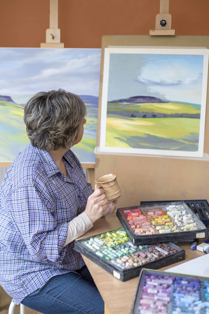 joolshenshaw18's tweet photo. Lovely day with Lucia Smith last week sharing our creativity and documenting the story of her beautiful paintings, from the moors to the easel to the wall. #artist #pastelpainting #landscapepainter #ilkleymoor #yorkshiredales #clouds https://t.co/2Kcu0ZbEoF