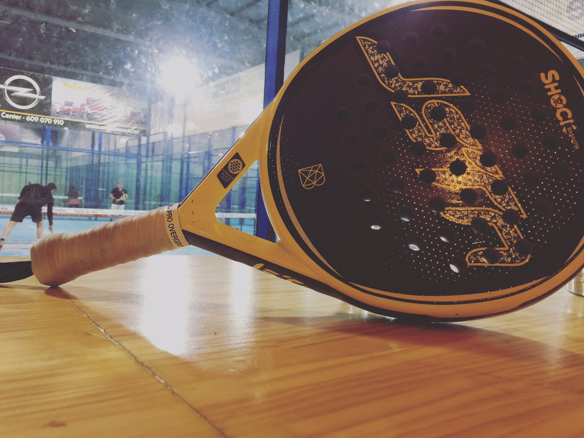 smashpadelin's tweet photo. #PadelTime #Palon @Justtenpadel #Girona #Avellaneda #Smash2018 #Indoor https://t.co/QONrit5Ad3