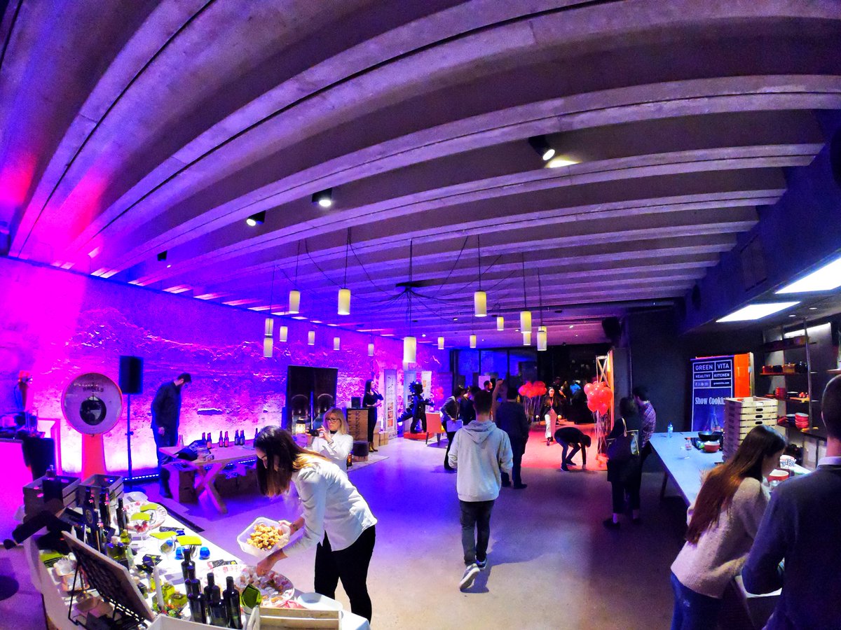 JuanmaUve's tweet photo. Comenzamos. #madeinfluencer #roc35 https://t.co/odSlpWGJ95