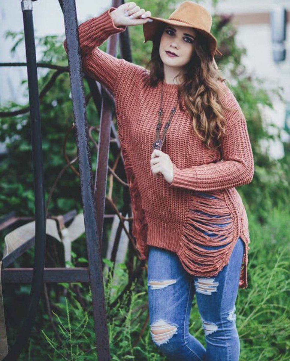 Jess Barclay was nominated the sunshine sister of the week!🌞

“Jess has the best sense of humor and has the biggest heart. She’ll do absolutely anything for someone she doesn’t even know.” 

Phi Mu appreciates all of the positivity &amp; love you spread throughout the chapter Jess💗