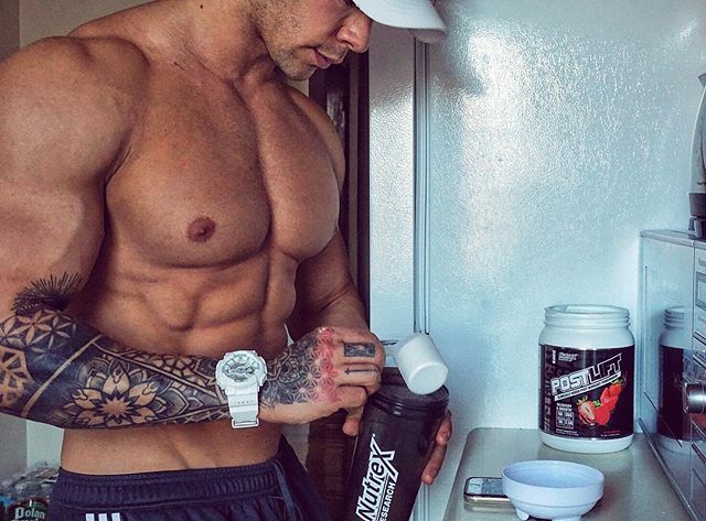 NutrexResearch's tweet photo. Receive a FREE OUTLIFT (10 serving) when you purchase any full size #OUTLIFT or #POSTLIFT. This deal is going on @VitaminShoppe online or local store. Stock Up Today!
#Nutrex #ClinicalEdge
📷  Anton Antipov https://t.co/0OmLGtqyIE