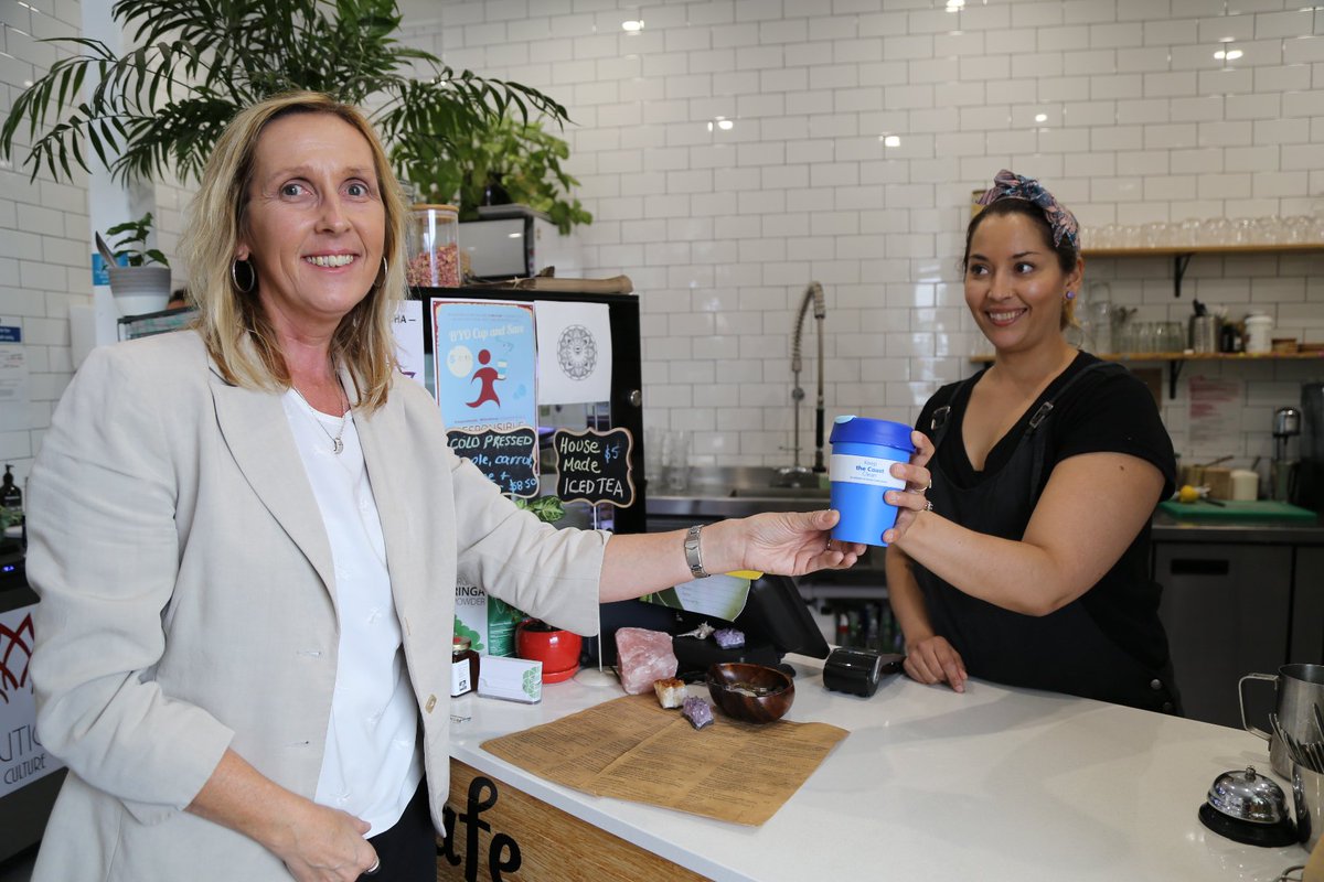 CCoastCouncil's tweet photo. Love your morning coffee, but not the waste it creates? We have distributed 1200 #keepcups to cafés across the Coast to provide to their customers for FREE! To see if your local café is taking part visit https://t.co/4V75nyfz38 #keepthecoastclean #coffee #heytosser #reduce #reuse https://t.co/WYysCjz1no