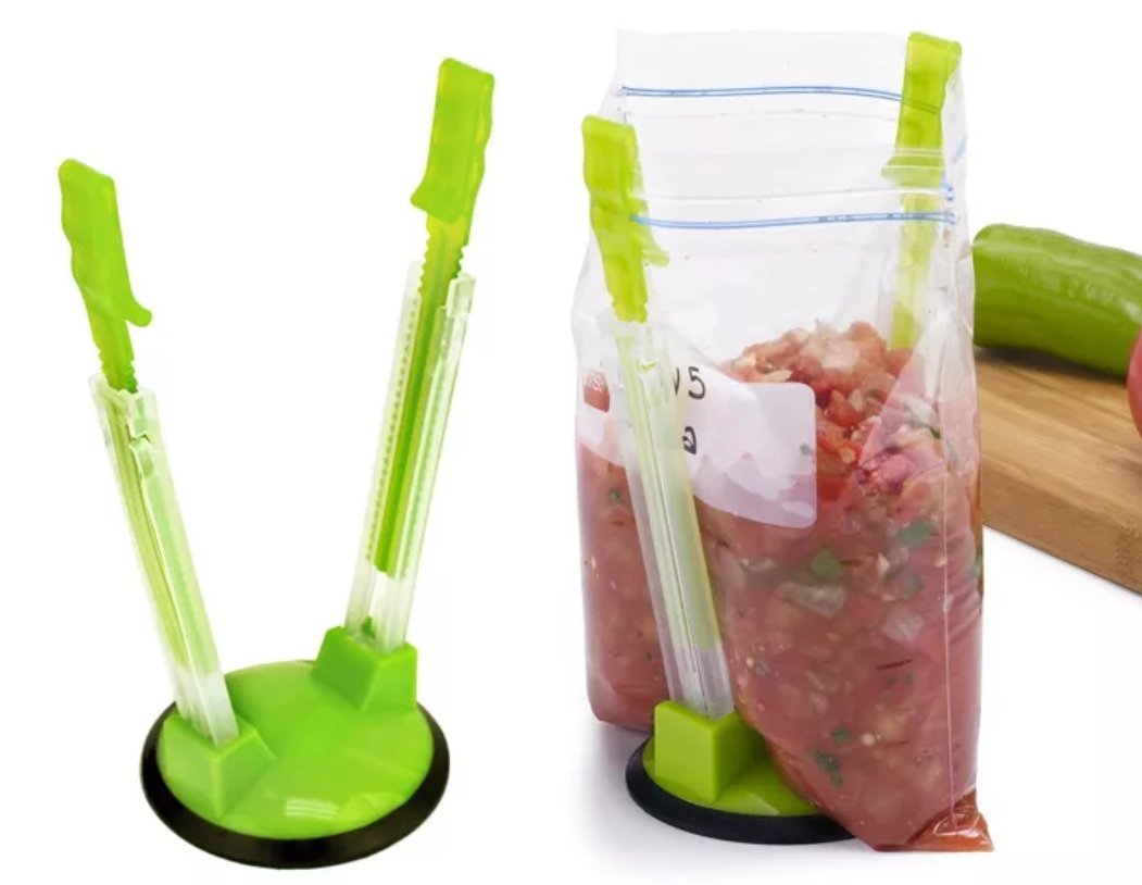 HACRepairs's tweet image. Some of these kitchen inventions are genius!
Where have these handy plastic bag holders been all of our life? 😱
buzzfeed.com/yiyang/things-…