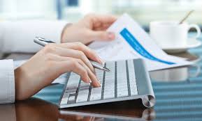 Logonmoveon's tweet image. As an Administrator you'll usually work 35 to 40 hours a week, Monday to Friday. You'll work in an office at a computer. ow.ly/8szl30i0Nbd  #administation #careers