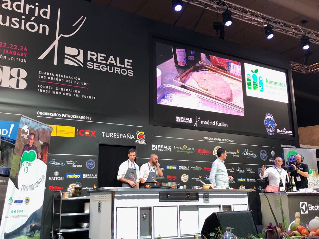 terneraasturias's tweet photo. UN #Cachopo elaborado con #TerneraAsturiana para conquistar @madridfusion
#RealeMF2018 #enbuscadelmejorcachopoTerneraAsturiana
https://t.co/MqoQgeccc6 https://t.co/5XdulZlpIh