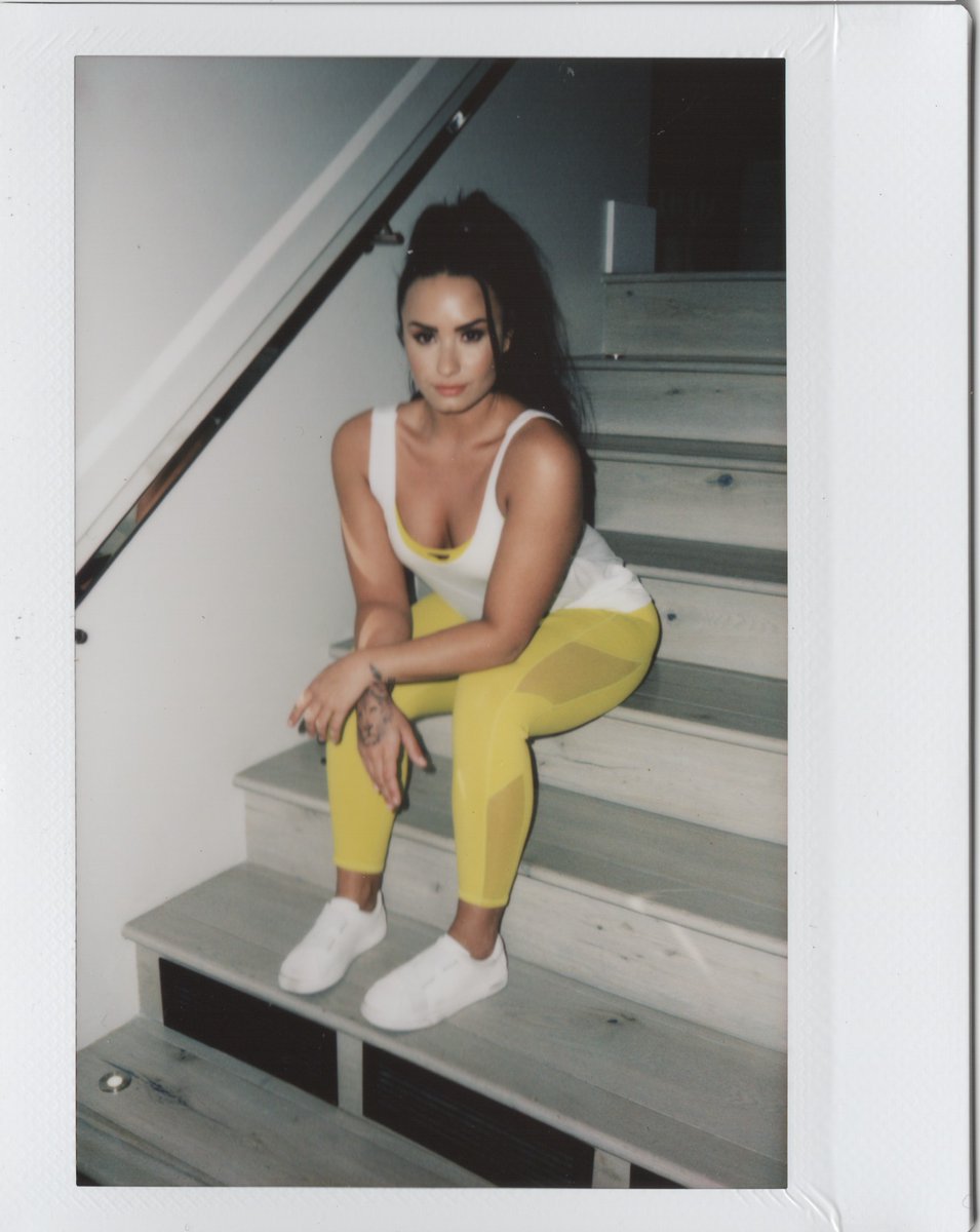 24mtcse's tweet image. It’s February which means it’s officially #TellMeYouLoveMeTour month!!! Can’t... ridder.co/O4zXrn by #ddlovato via @ridder_co