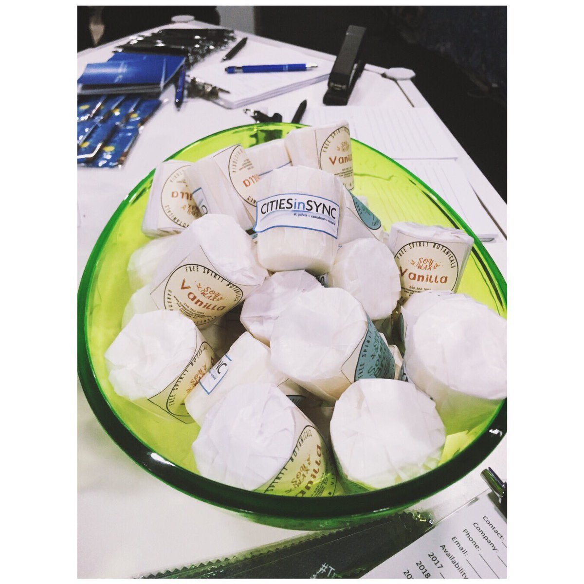 FSBotanicals's tweet image. 🙌🔥Our candles went to Ottawa😄, love from Free Spirit Botanicals❤️