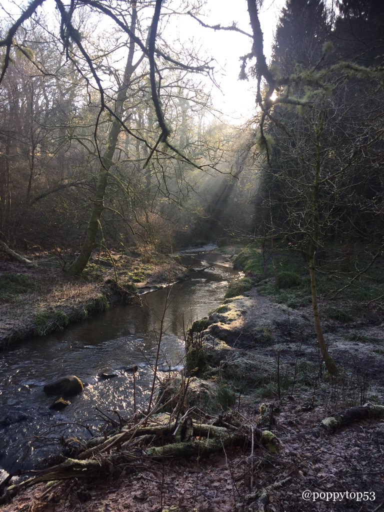 I was lucky to watch #outlanderseason4 being filmed around Glasgow in the last week 😊😉 Here's the story @OutlanderCast of my adventures ❄️❄️⛅️🌨☔️🌬 #itwascold #hardycastandcrew #plentyofmud 😬😜 #idylliclocations @MiniKiltTours @EdinburghGuides 
bit.ly/Season4Filming