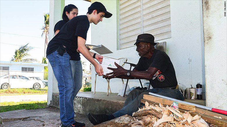 This teenager has delivered more than 3,000 solar lamps to Puerto Rican families who are still without power, more than four months after Hurricane Maria cnn.it/2FDAB8x