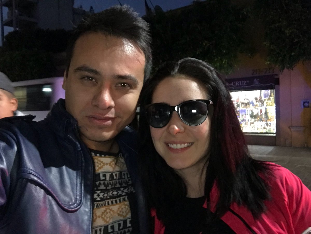 jorge_himura's tweet photo. Gracias al destino tuve la oportunidad de toparme con una gran actriz y persona humilde y sencilla  Gracias por siempre sonreír @AriDiazz https://t.co/lEXctrsiUW