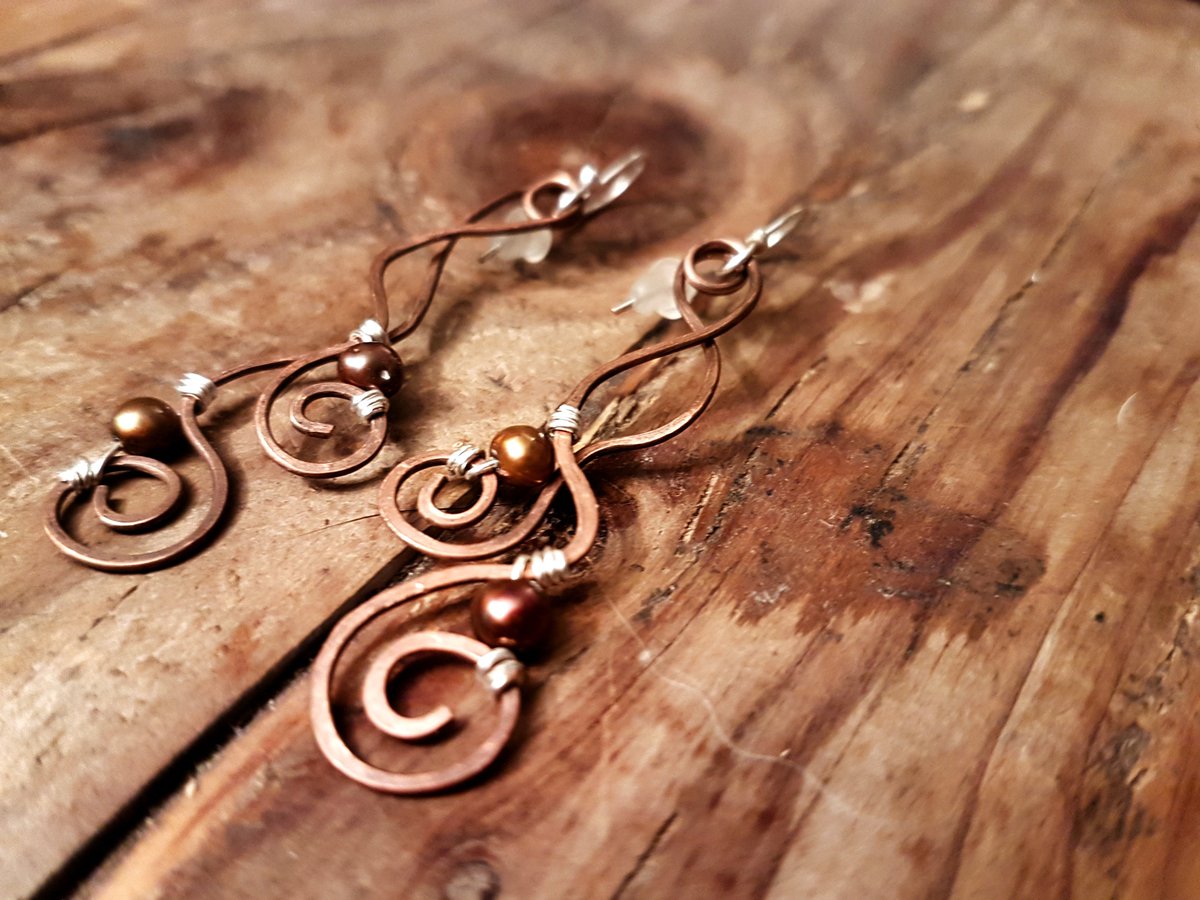 RoutsRocks's tweet photo. COMING SOON - Hand Crafted Custom Crystal &amp; Copper British Jewellery #BritishDesigner #FamilyBusiness #WatchThisSpace #HandMade #Jewellery #Crystals #Copper #Glastonbury https://t.co/kz0wlOD1zQ
