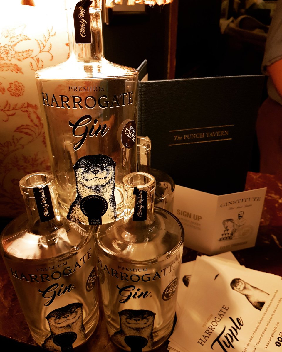 punchtavernec4's tweet photo. GINSTITUTE in full flow, 5 bottles down!
@harrogatetipple #ginpalace #ginious #gincocktail #ginfebruary #cocktails🍹 #fleetstreet #thecity https://t.co/lQk4hntrXJ