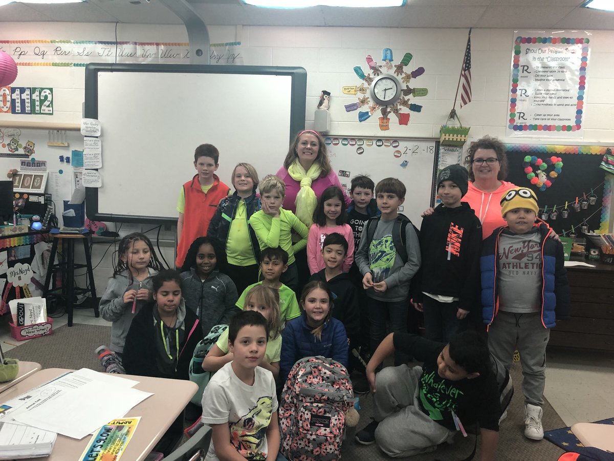 noydsnest's tweet image. Glow day PBIS reward was a success! #glowmath @CoolSpring_ES #PBIS