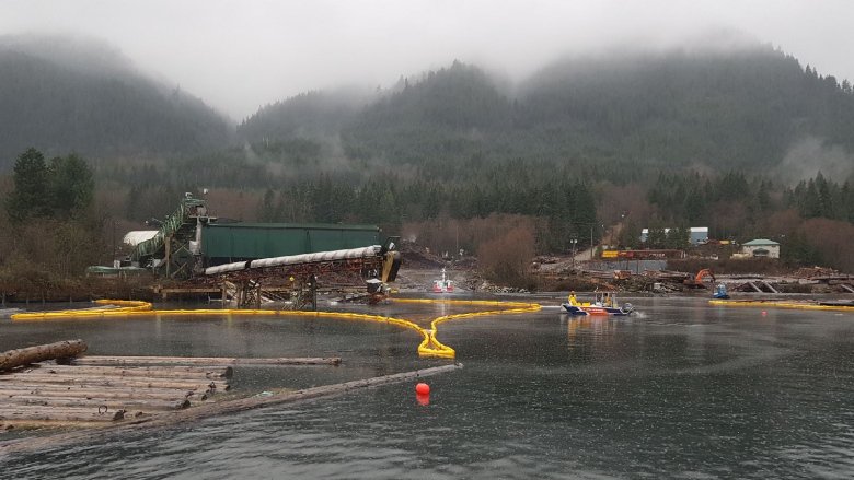 RT! Hey <a href="/JustinTrudeau/">Justin Trudeau</a>! Remember that talk we had last night? U mentioned you're "world class" BC coast protection plan? Yesterday, took response teams 3 hrs to get to a sunken barge to start containment of diesal spilling into #HoweSound cbc.ca/beta/news/cana… #StopKM #CNDpoli