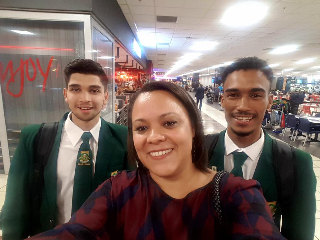 Earlier this evening seeing off our <a href="/blitzstoks/">SA Men Indoor Hockey</a> team as they head out to the <a href="/FIH_Hockey/">International Hockey Federation</a> Indoor World Cup in Berlin.  Best of luck from all of us <a href="/SA_Hockey/">SA Hockey</a>