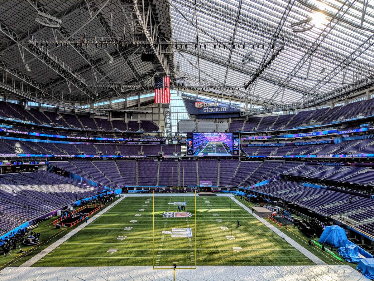NFLOnLocation's tweet photo. Setting the stage for an intense @Eagles vs. @Patriots matchup.
#SBLIIExperience https://t.co/jvSJLS68G2