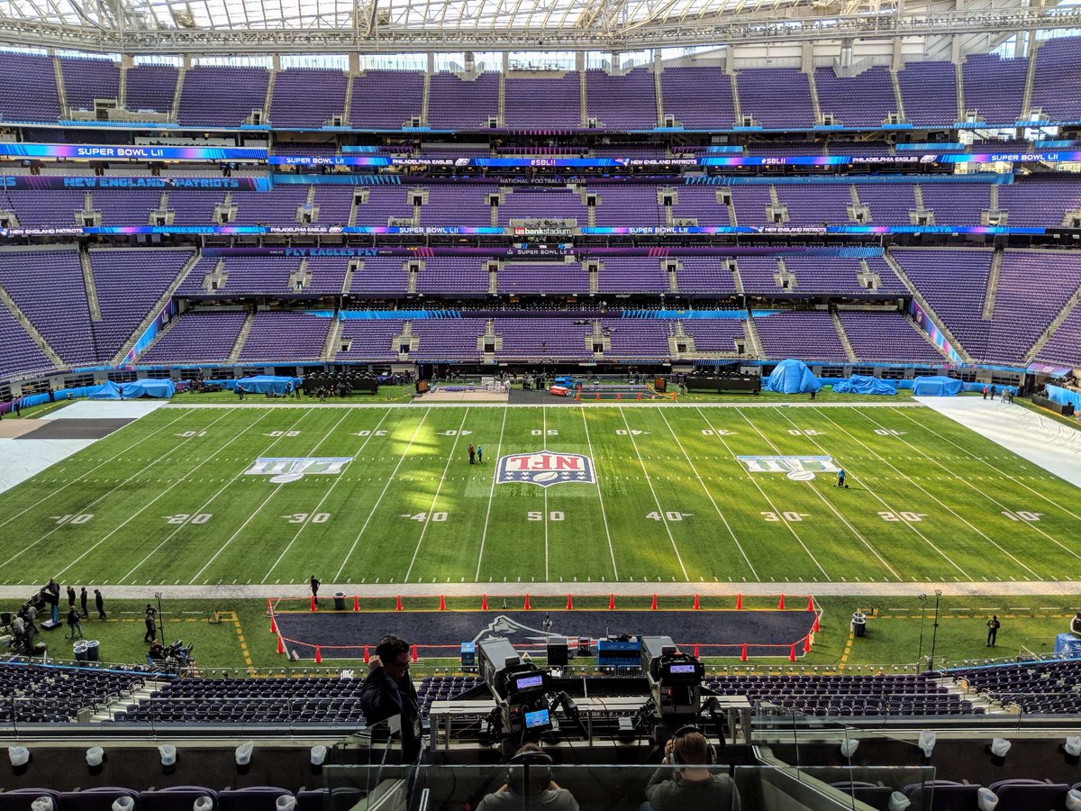 NFLOnLocation's tweet photo. Setting the stage for an intense @Eagles vs. @Patriots matchup.
#SBLIIExperience https://t.co/jvSJLS68G2