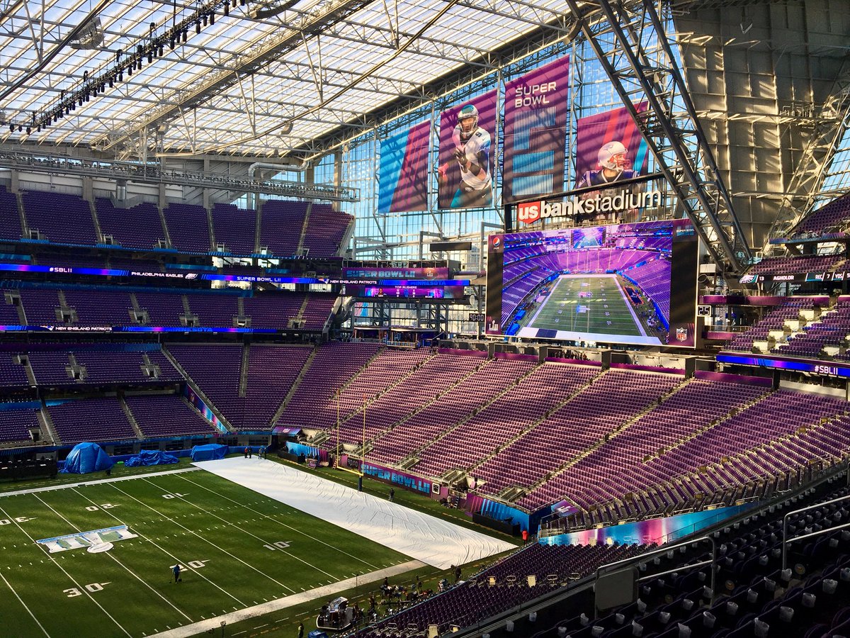 NFLOnLocation's tweet photo. Setting the stage for an intense @Eagles vs. @Patriots matchup.
#SBLIIExperience https://t.co/jvSJLS68G2