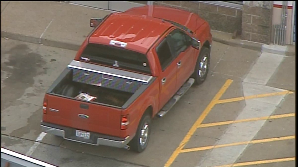 FOX2now's tweet photo. Explosive device found in vehicle at Shell gas station in Weldon Spring, Mo.  https://t.co/SyOeeBnRFf https://t.co/kENeAUlXme