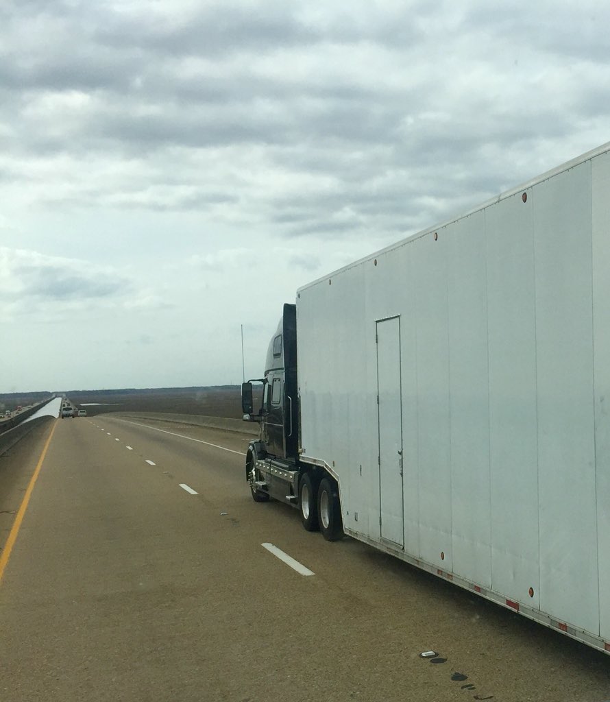 CrumTrans's tweet image. If They Only Knew What Was Inside....
Lol.....   #Ferrari #McLaren :D