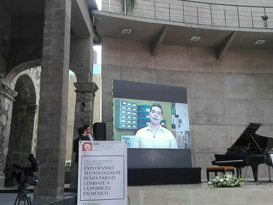 InfotecMexico's tweet photo. Damos inicio a la presentación de los finalistas del @PremioINNOVATIS con el proyecto prótesis biónicas #ProBionics https://t.co/B2ePPZEF4D