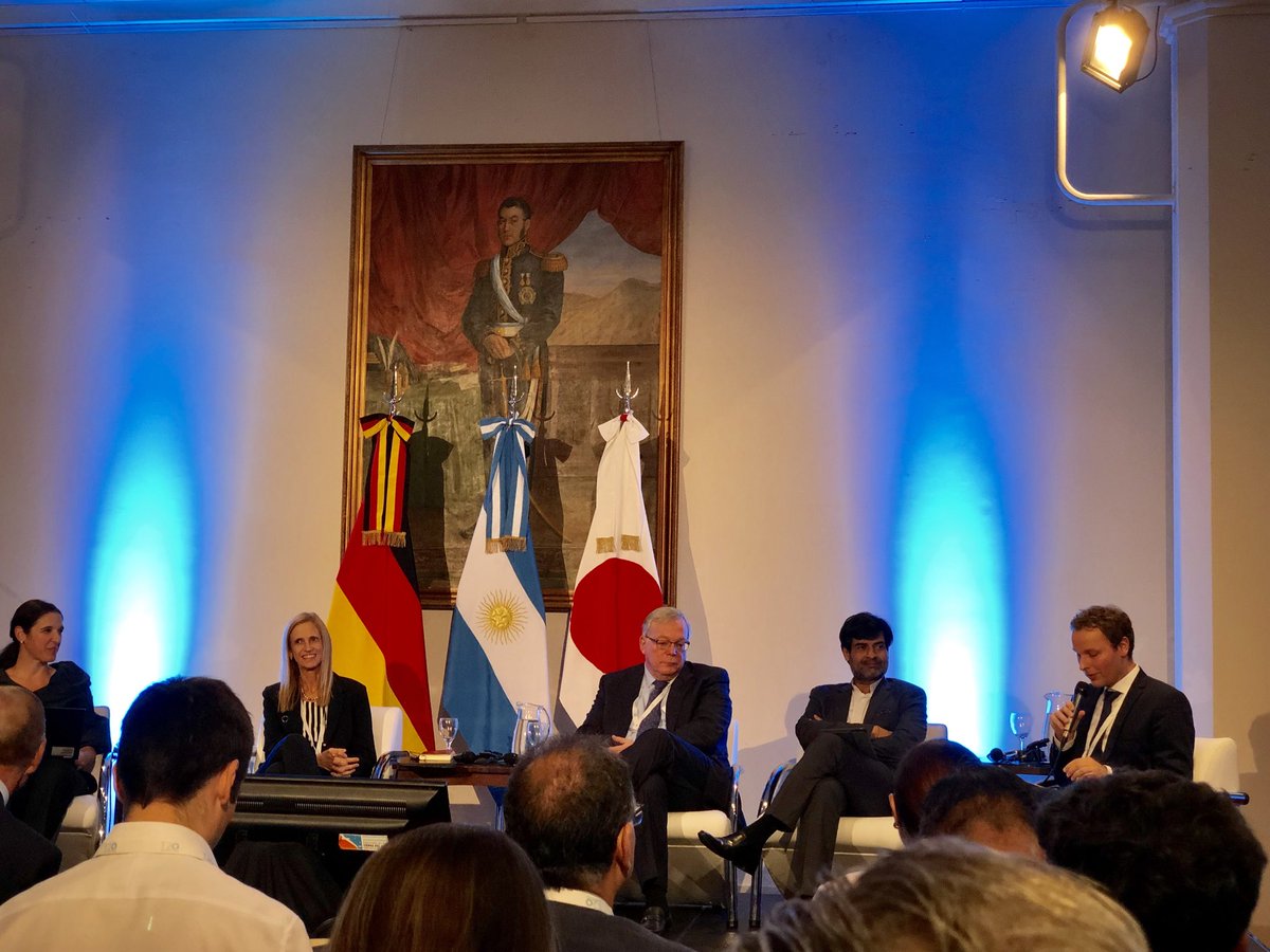 MartinBarbafina's tweet photo. Escuchando panel sobre futuro del trabajo y la educación en la era digital. Blair Sheppard, @PwC_LLP Global Leader Strategy and Leadership Development @T20Solutions @PwC_Argentina https://t.co/4iu5by0EUy