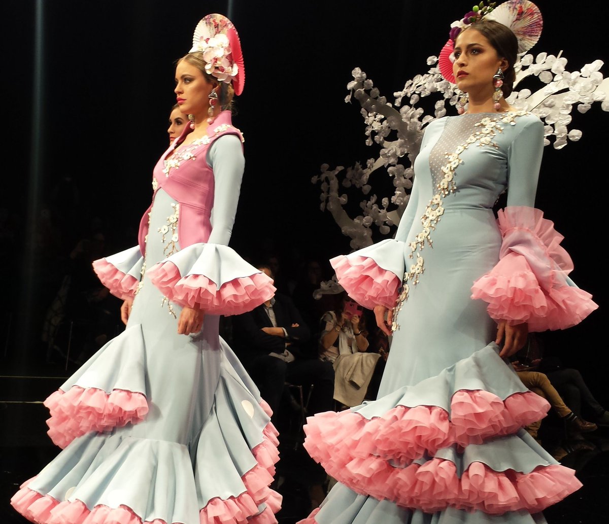 Desfile de <a href="/PatriciaBazarot/">Patricia Bazarot</a>, que nos traslada al lejano #Japón en
<a href="/simofsevilla/">Simof</a> 

#modaflamenca #trajesdeflamenca #trajesdegitana #flamenca #simof2018