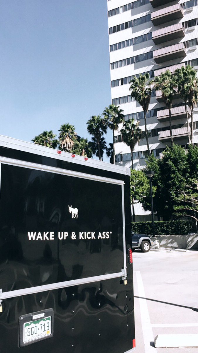 When your morning starts with a complimentary cup of coffee, it's bound to be a good day ☕️ Thanks <a href="/KckngHrseCoffee/">Kicking Horse Coffee</a>!