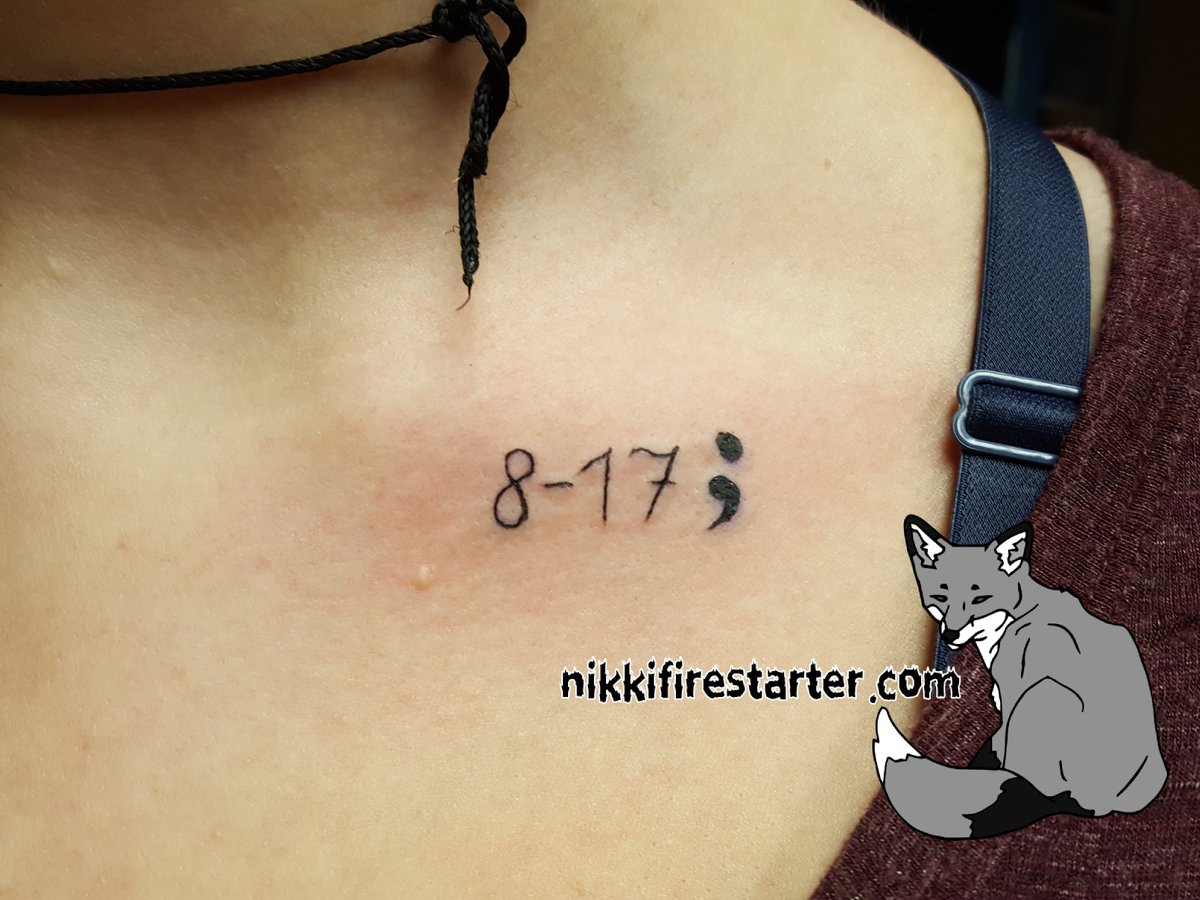Small tattoo on collarbone.

nikkifirestarter.com

#minimalisttattoos #smalltattoos #collarbonetattoos #texttattoos #numbertattoos #blacktattoos #blackink #ink #linework #tattoos #semicolon #semicolontattoos