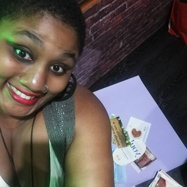 mooretalkja's tweet image. Vision board in progress at vision-versation last night. 
And yes I was deliberate about putting up pics of black folks. 
#visionsetting
#goalplanning
#20greateen #mooretalkja ift.tt/2s03YzW