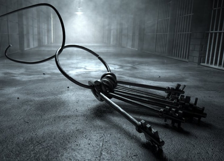 escape_story's tweet photo. Your mission is to find the key and escape the room by solving  puzzles, manipulating objects, and searching for hidden clues along the  way. Did we mention you have 60 minutes! 😱⏰
Book your adventure today! ✆ +1 630-800-5110 or visit
https://t.co/HJ1BfvmCoj
#escapechicago https://t.co/lUAmpRcoGO