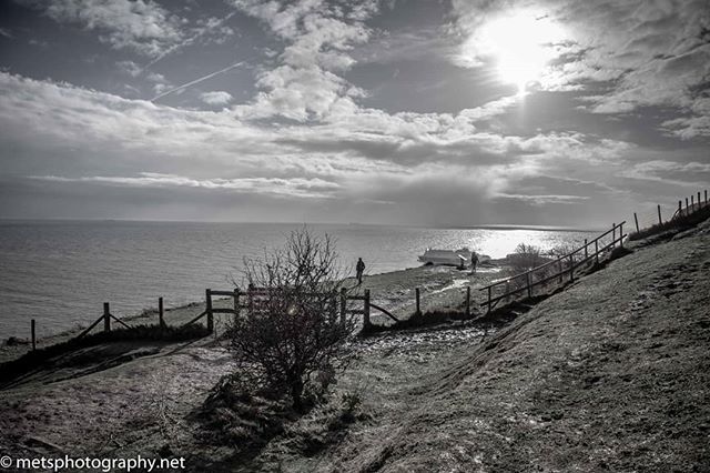 Soggy socks but worth it
#whitecliffsofdover #streetexposure #metsphotography_net #britishcountryside #kentcountryside #splendid_earth #tv_strideby #natureromantix #brilliantbritain #capturingbritain_nature #fiftyshades_of_nature #ig_naturegallery #leagueoflenses #natureshoo…