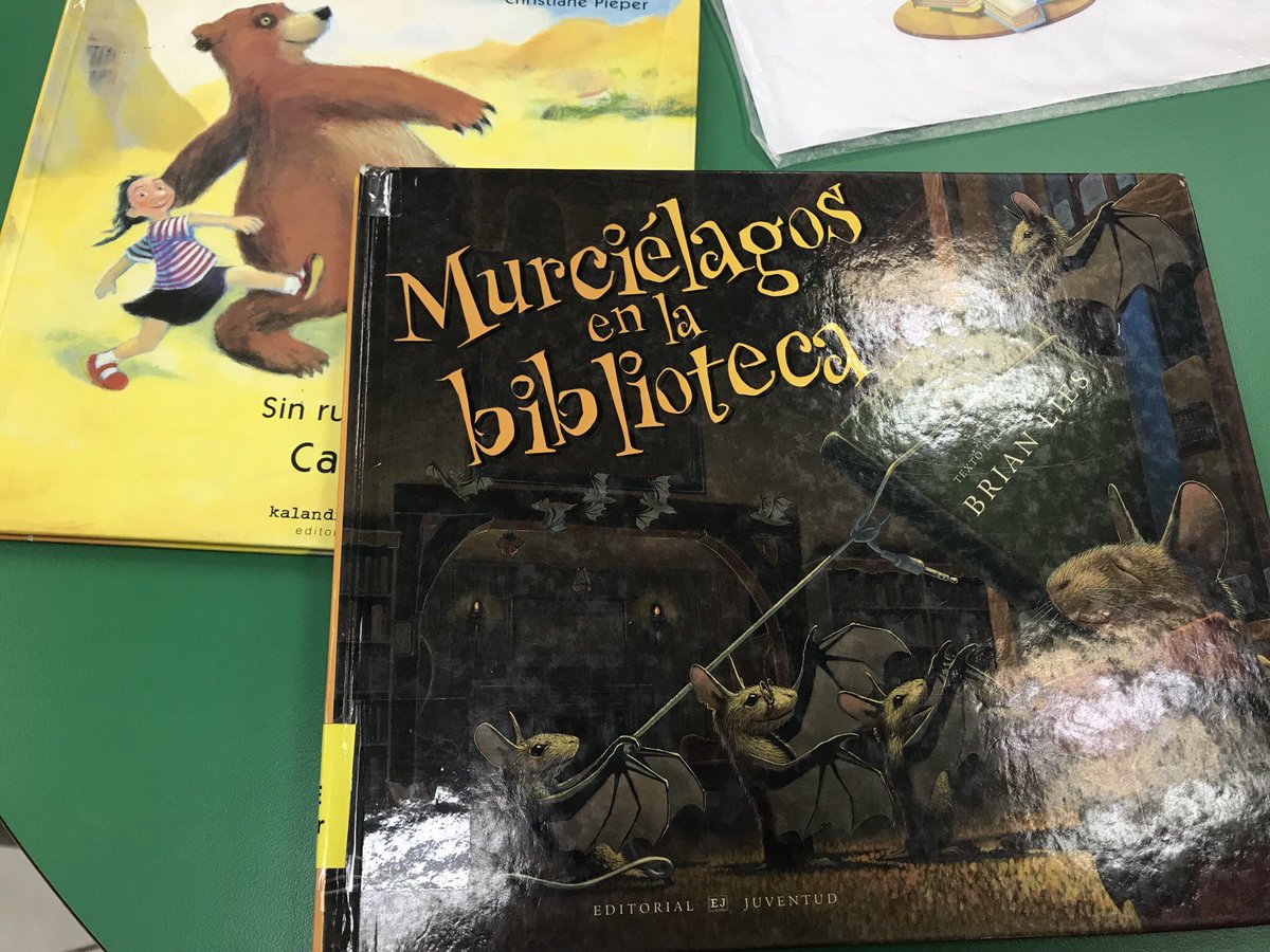 Esta tarde #llueve y sin embargo mi #criticoliterario y yo hemos ido a la #biblioteca. Los jueves visitamos la biblioteca y hacemos cambio de libros ¿Qué #ejemplo le daría a mi #hijo si no devolvemos las cosas cuando toca?Esta ha sido nuestra #selección de hoy.¿Habremos acertado?