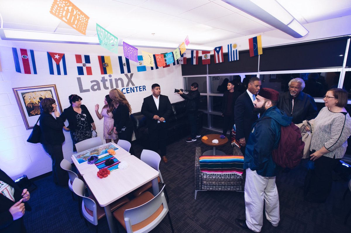 CSUSB_SMSU's tweet image. #TBT to when the LatinX center opened in the SMSU on February 2017 🌟 If you ever need a space to study or hang out with your friends visit any of centers in SMSU!  #csusbsmsu #smsu40