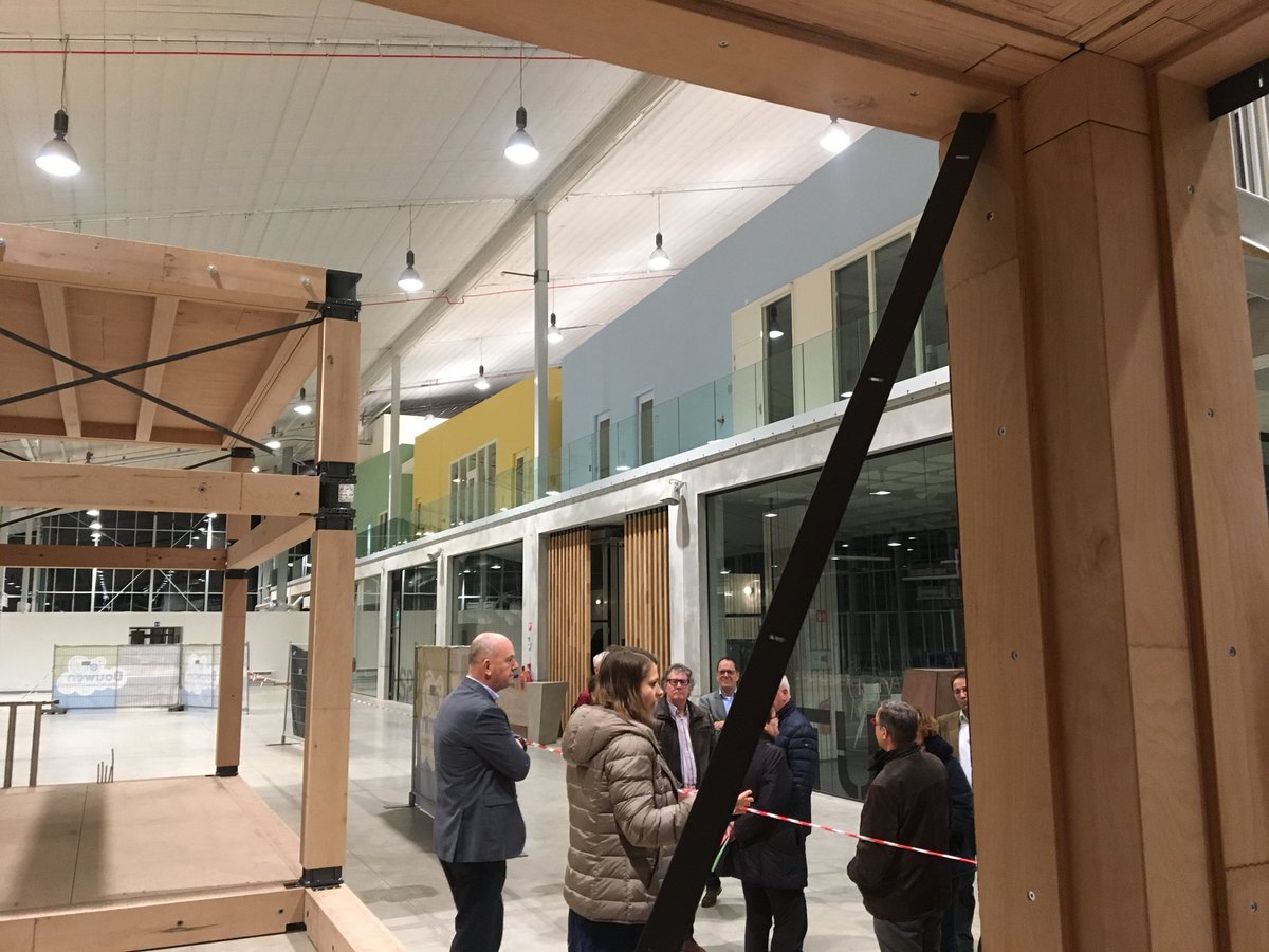 Met (toekomstige) raadsleden van <a href="/gemeentevenlo/">Gemeente Venlo</a> mooi werkbezoek gebracht aan de Brightlands Campus Greenport Venlo in Vila Flora. Fantastisch om te zien welke dynamiek en groei hier gaande is. Echt een hele goede ontwikkeling! <a href="/Brightlandsnl/">Brightlands</a> #venlo