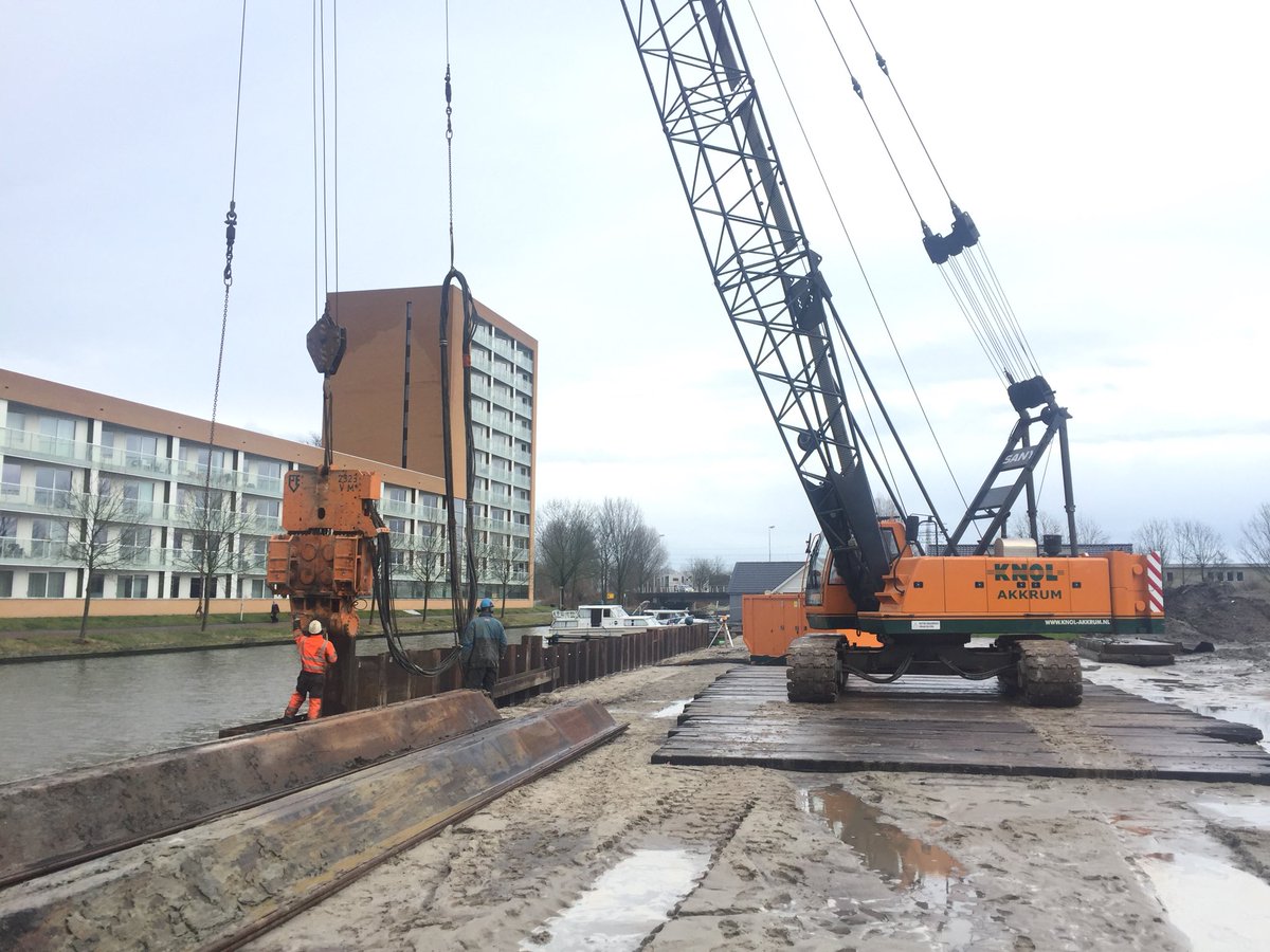 Mooi werk in uitvoering #leeuwarden ca 200m1 walbeschoeiing inclusief gording &amp; groutankers