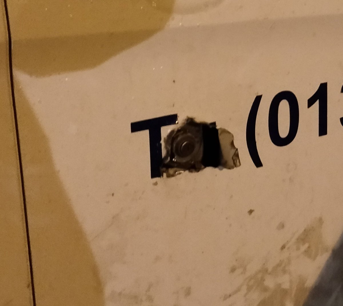 PoliceHaverhill's tweet image. #VanBreaks please be vigilant tonight in the town 2 males in a dark coloured vehicle have been seen breaking into at least 2 vans! Areas being searched and we already have CCTV! 

#PrincessWay #ChimswellWay 

#1988