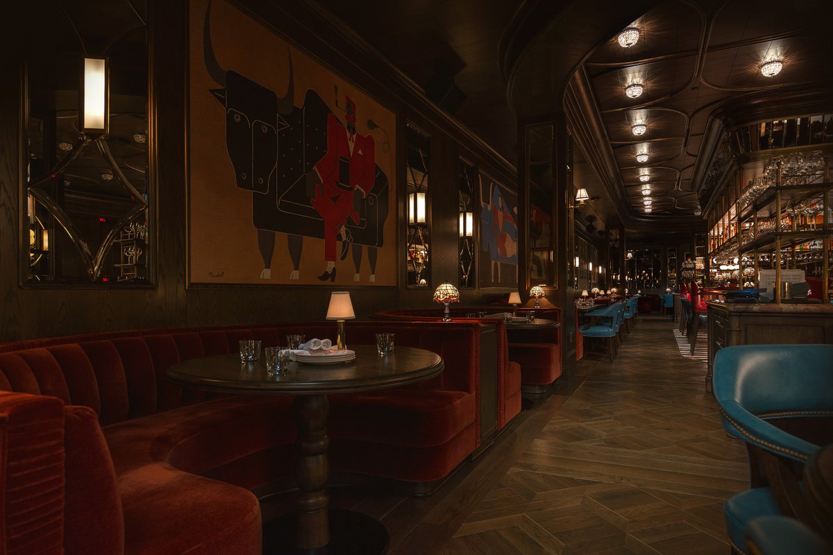 Last night we celebrated Signature Spaces: The Art of Hardwood Flooring Design Contest winning design by Jennifer Sheets of Studio R Interiors installed at Bavette's Steakhouse in Las Vegas! Thanks to our partners; <a href="/MGMResortsIntl/">MGM Resorts</a> <a href="/OshkoshDesigns/">Oshkosh Designs</a> <a href="/MasterCraftCpt/">Master Craft Floors</a> <a href="/NWFA_WoodFloors/">NWFA/HardwoodFlrsMag</a>