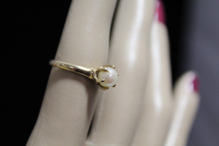 GoodwillWorks's tweet photo. This 14K Gold Ring with a Pearl Accent would make the perfect Valentine's Day gift, for someone else or for yourself! #ShopGoodwill for good gifts at great prices!
#ValentinesDay #ValentinesGift #GotItAtGoodwill #GoodwillGold
https://t.co/0vbHUiKvs8 https://t.co/U4RqmIhNge
